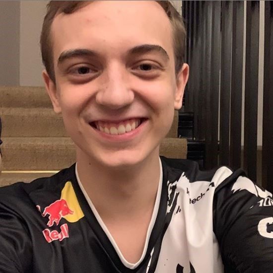 Caps Twitch Streamer Profile & Bio TopTwitchStreamers