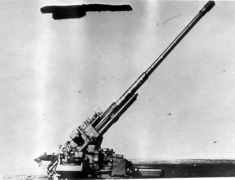 The latest Soviet antiaircraft guns caliber 152mm KM52 / КС52