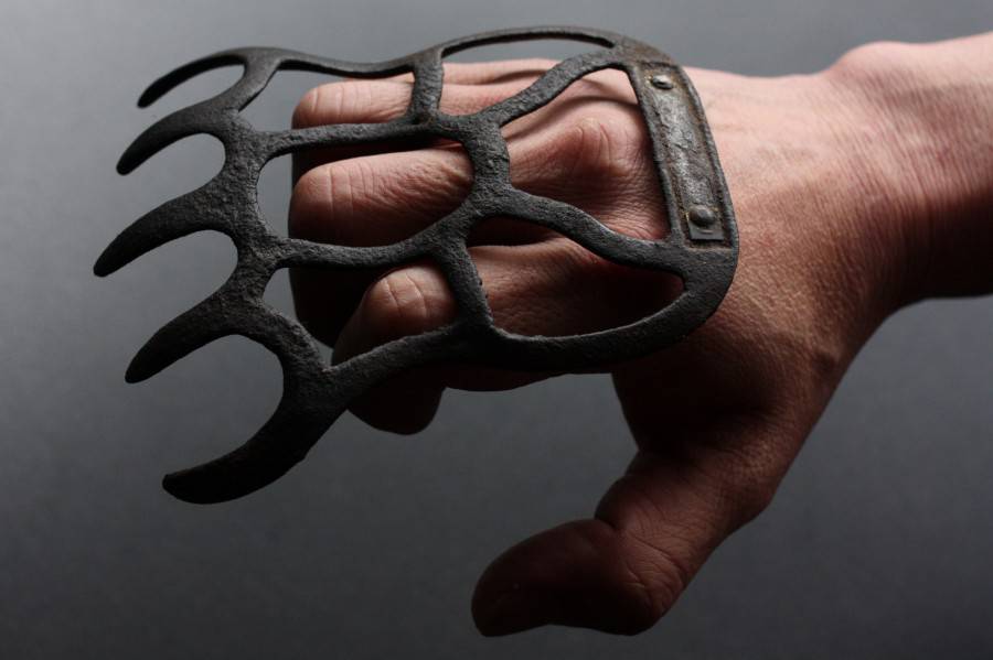 5 of the most unusual types of fist weapons of the East