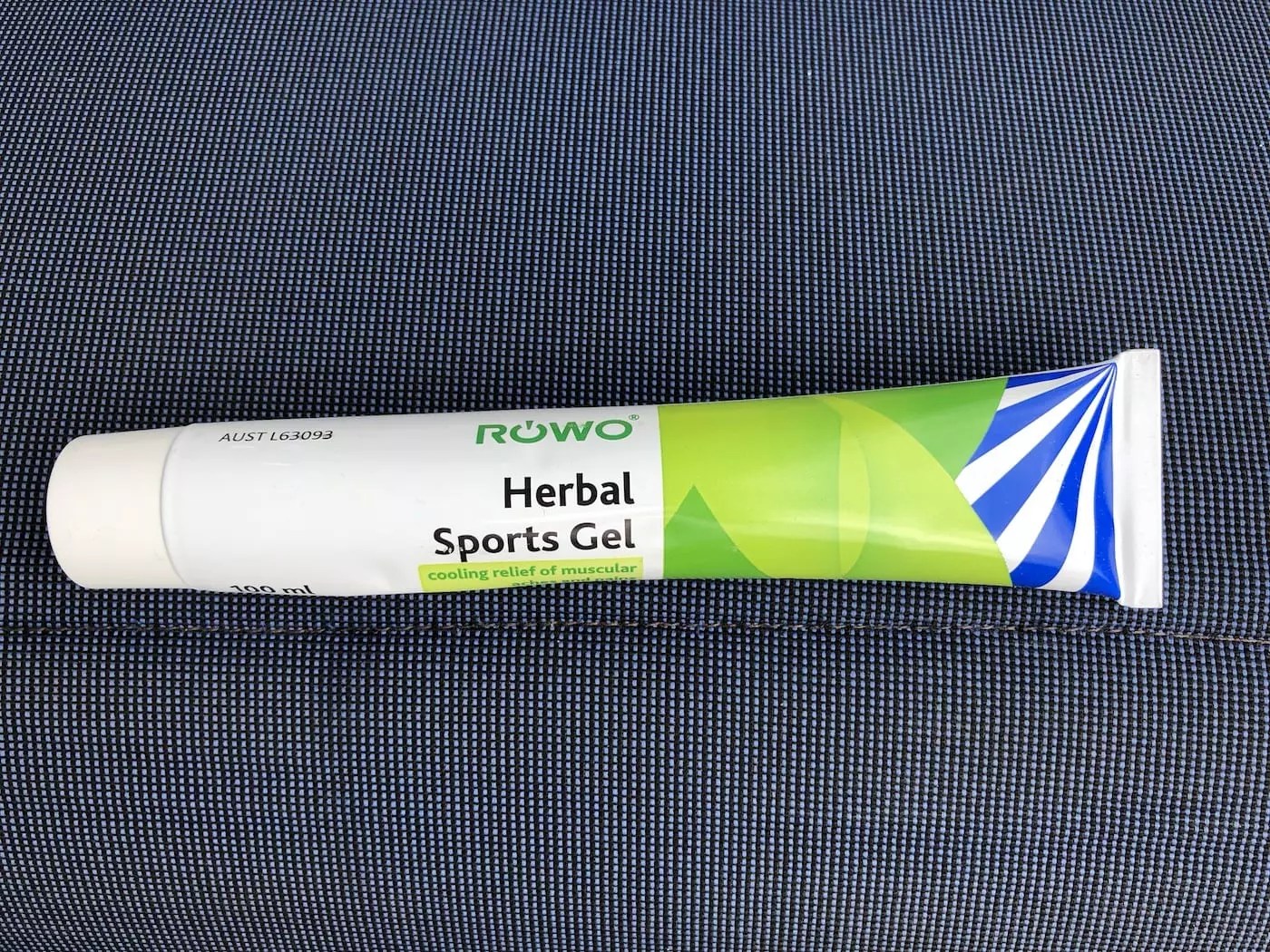 Review Rowo Herbal Sports Gel Relief From Aches, Pains and Bites