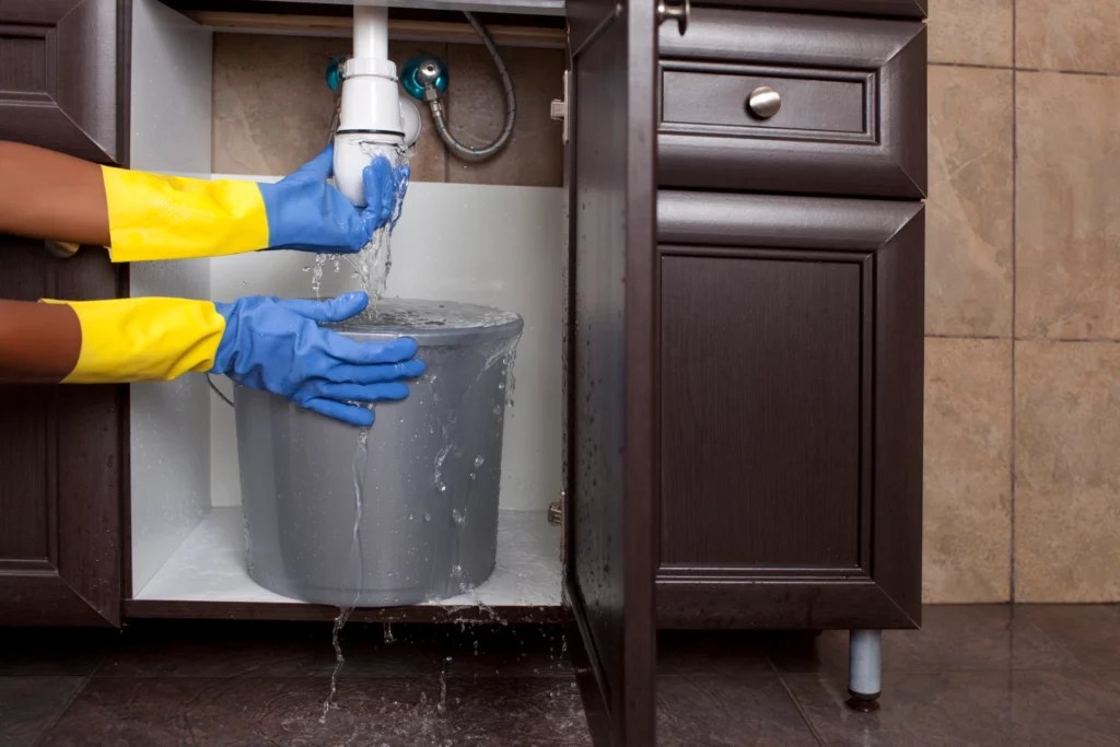 How to Clean a Flooded Bathroom Essential Steps for Restoration