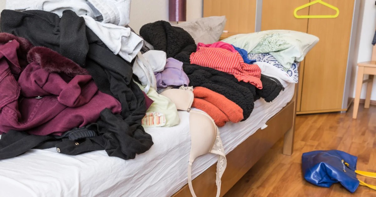 Simple StepbyStep Bedroom Cleaning Checklist + Guide » Torera