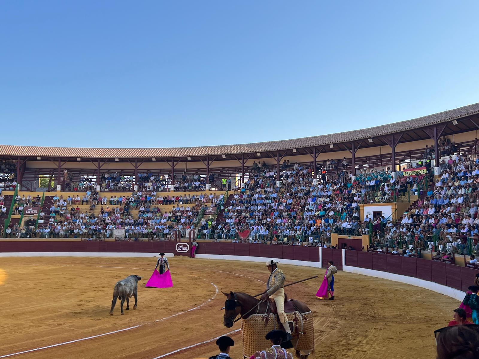 La Línea 'madruga' y anuncia un redondo festival con figuras y Marco