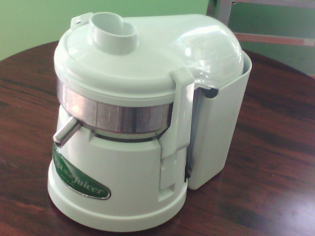 Купить соковыжималку Omega 4000 Juicer б/у для твердых овощей и фруктов