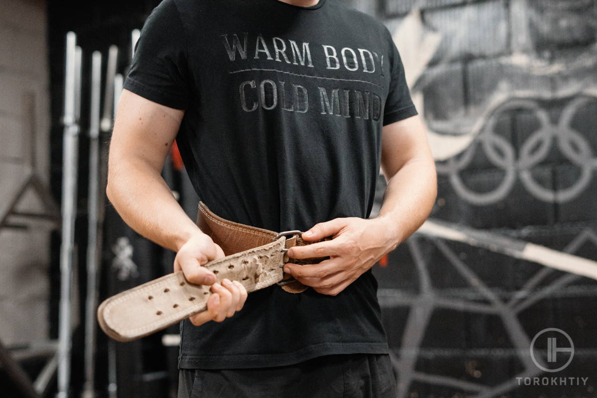 Deadlift Belt Position Where Exactly & How Tight?