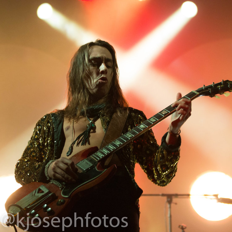 Greta Van Fleet Review An Electrifying Night of Hard Rock Splash
