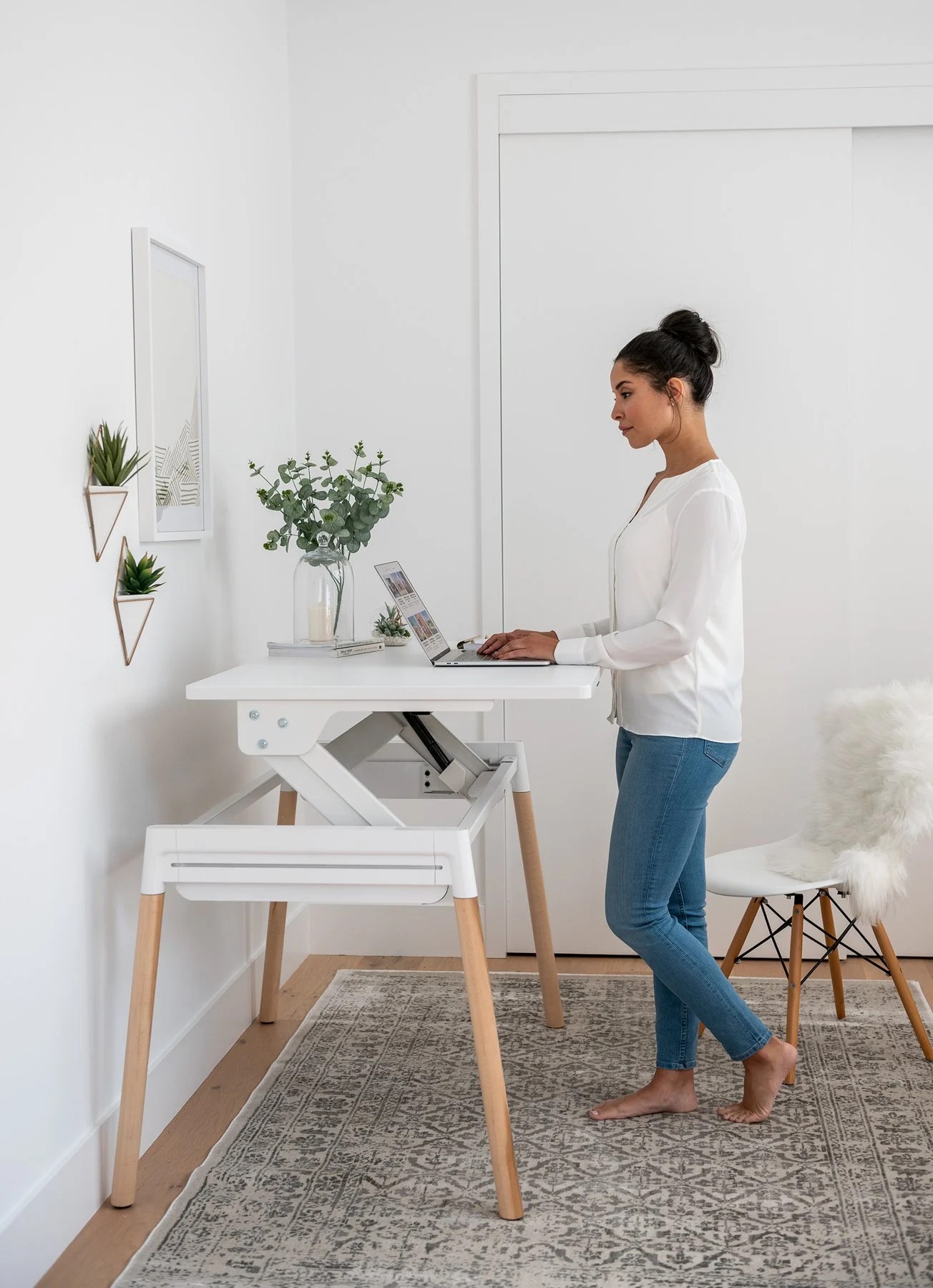 10 ergonomically correct standing desks for the WFHweary