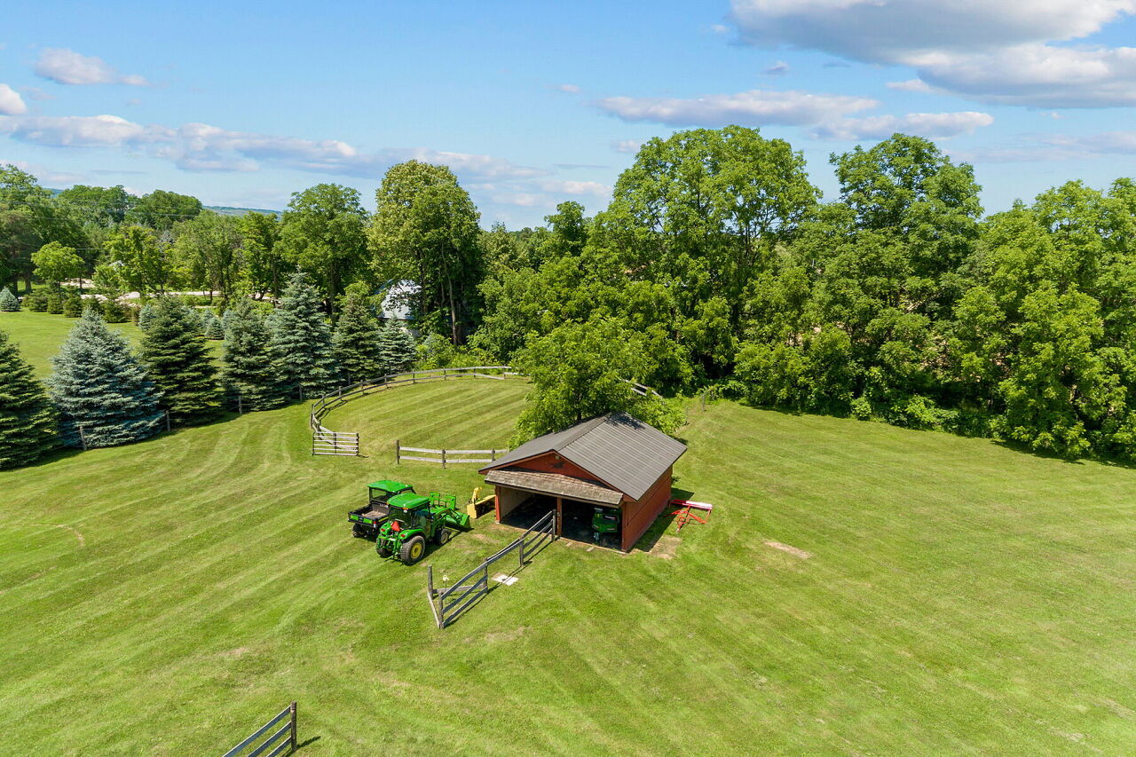 Surreal Estate 5.9 million for a Collingwood house with a big red