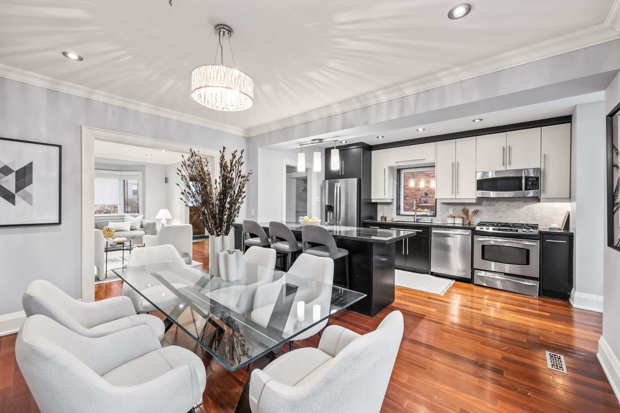 Rental of the Week 5,200 for a detached in Lawrence Park South with a