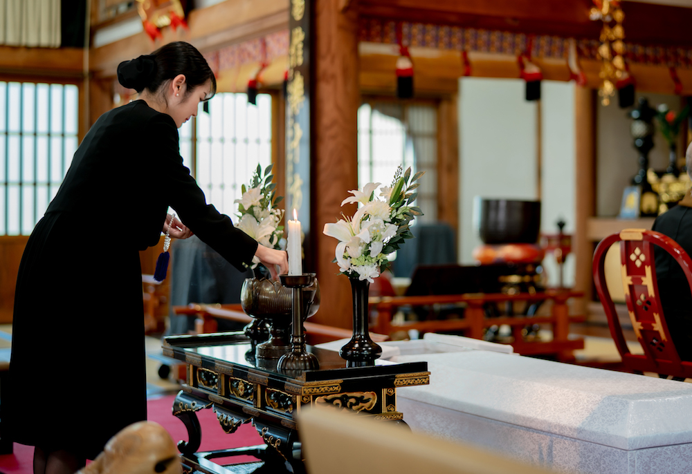 突然の葬式に着ていく服が無い！急ぎで喪服や礼服を用意するならレンタルがおすすめな理由