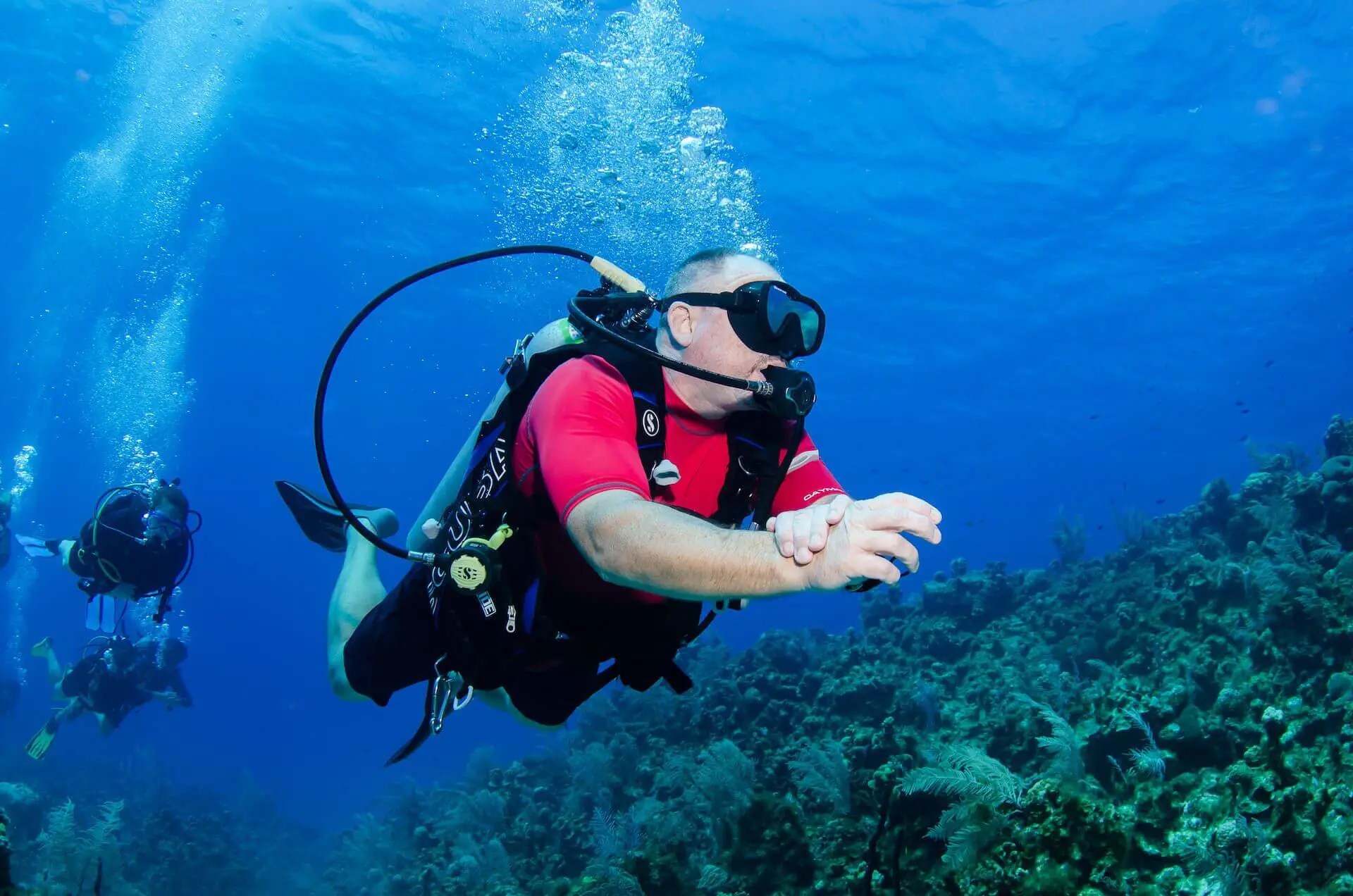 PADI Peak Performance Buoyancy Course in Grand Cayman TD