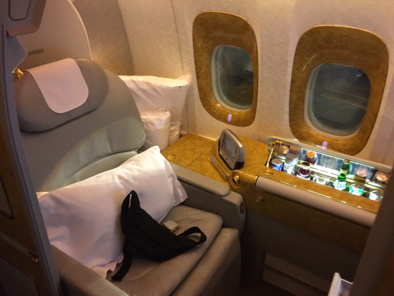【往復180万円】エミレーツ航空ファーストクラス搭乗レビュー：成田ードバイ往復