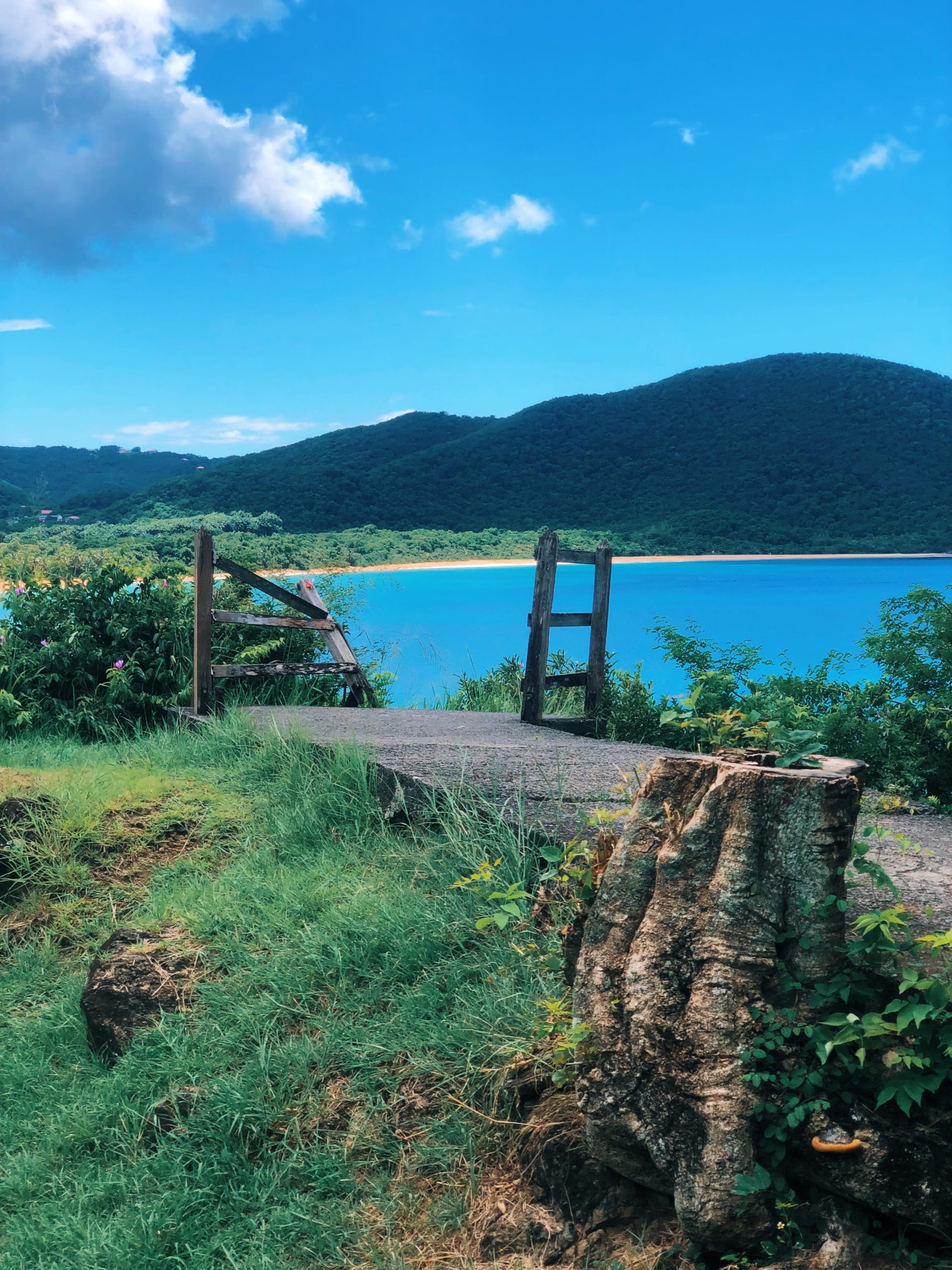 Le point de vue de Gadet et sa petite crique To the Moun
