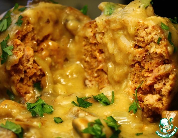 Мясные бомбы в грибном соусе