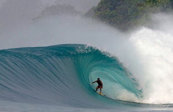 Peucang surf Camp Surfing Boat Charter Panaitan Island