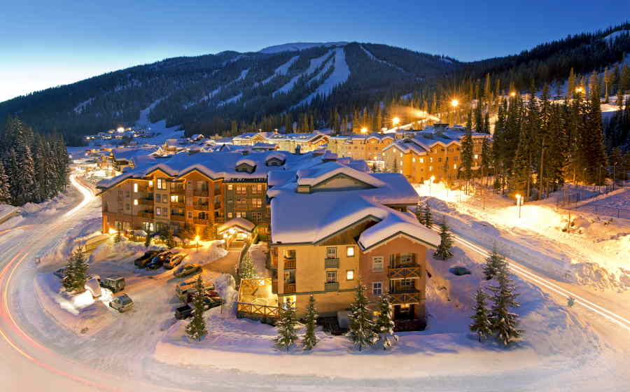 サンピークス・スキーツアーカナダで滑る