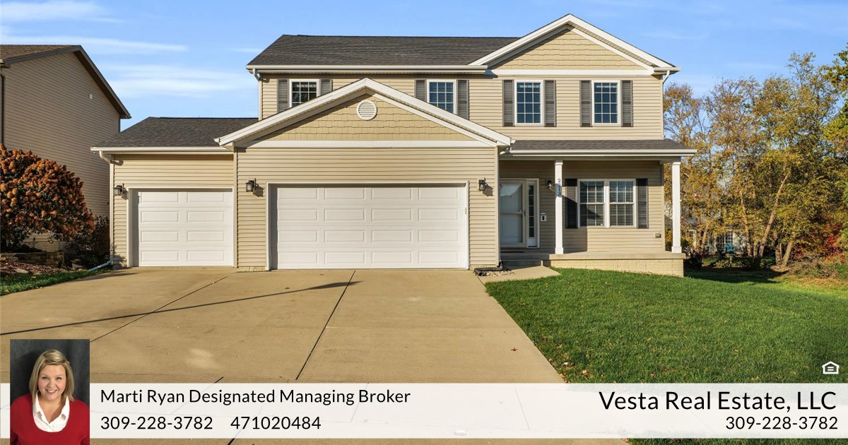 2213 Savanna Rd, Bloomington, IL 61705