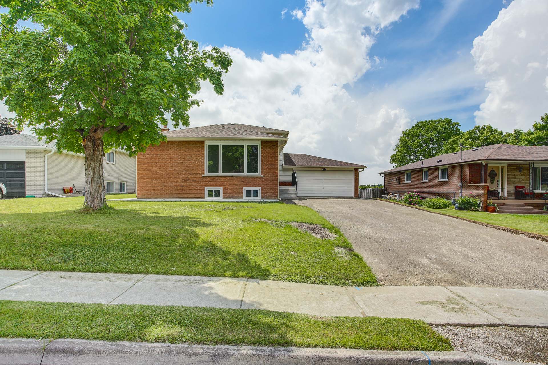 218 Church St, Bradford Realty Tours