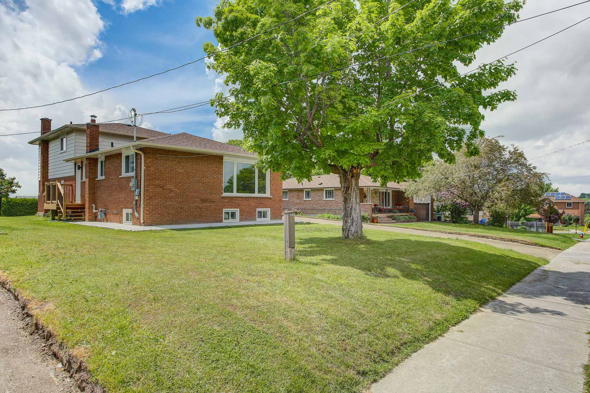 218 Church St, Bradford Realty Tours