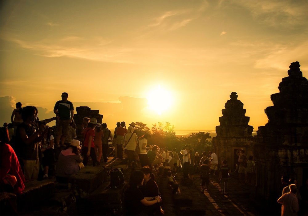 Watch the Sunset at Phnom Bakheng Temple Tours By Jeeps