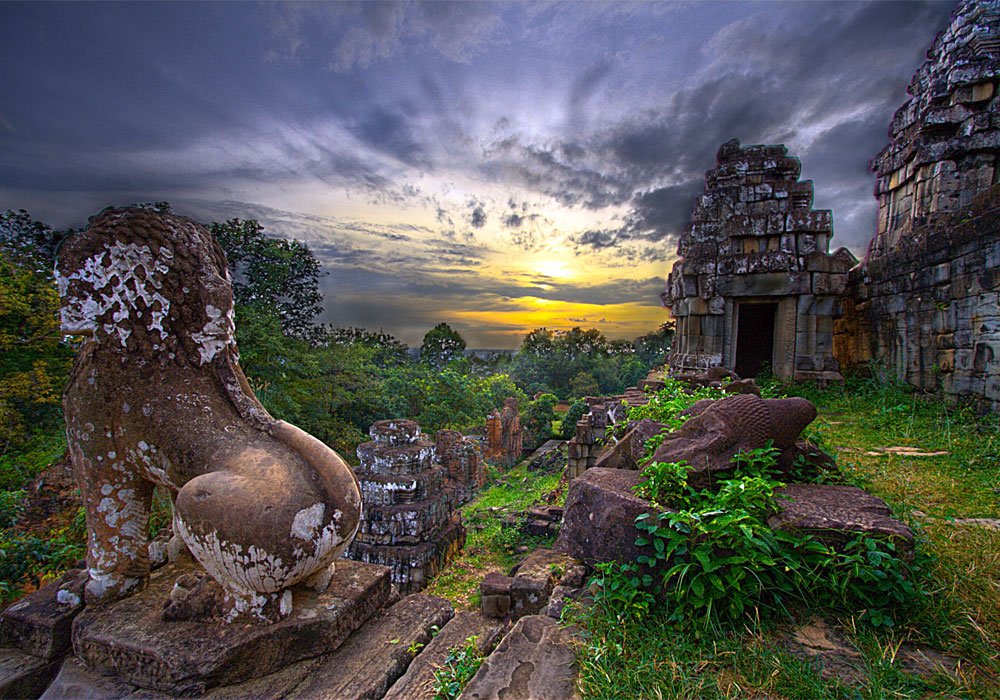 Watch the Sunset at Phnom Bakheng Temple Tours By Jeeps