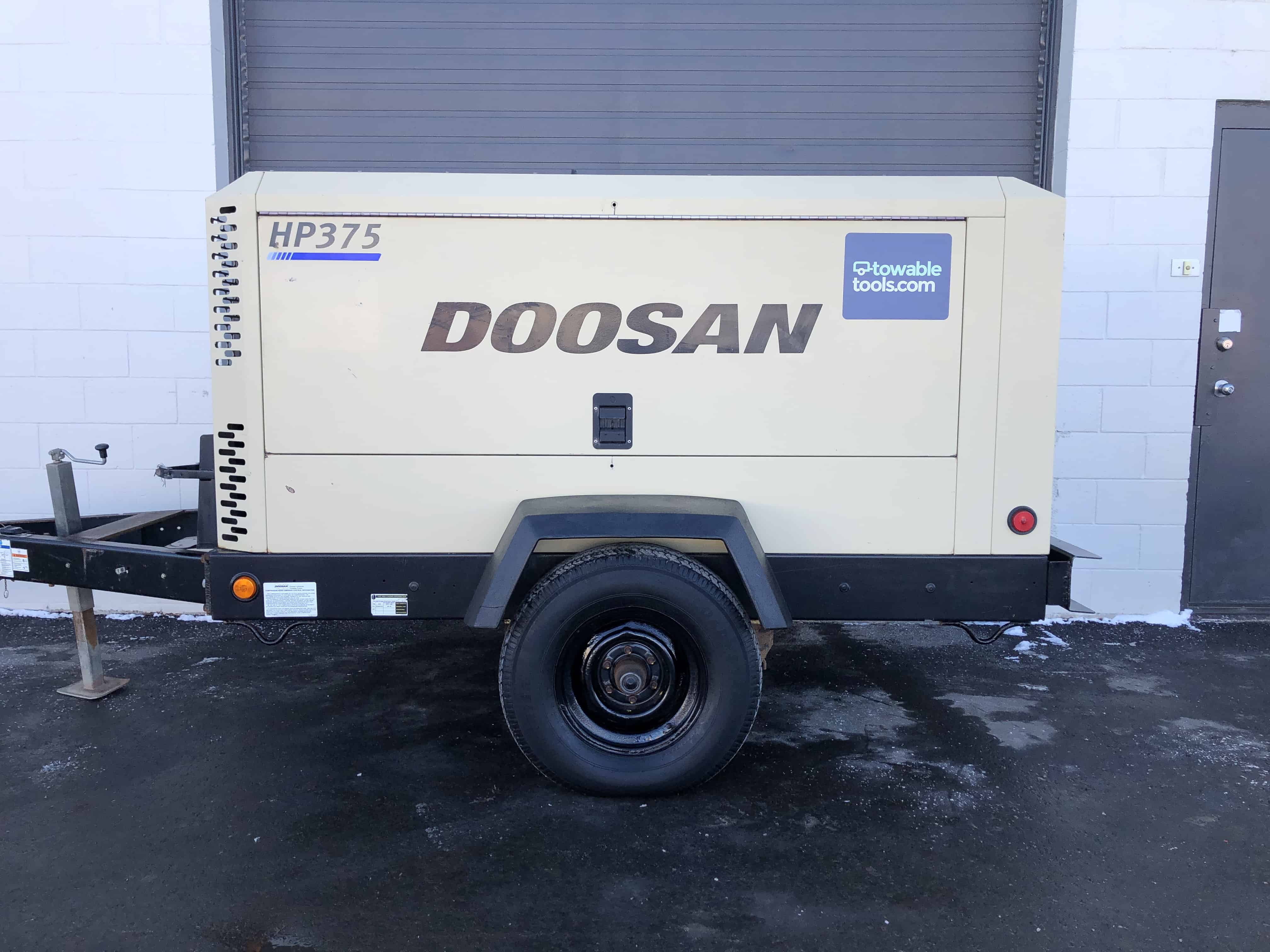 Doosan HP375 compressor for sale used tow behind diesel Towable Tools
