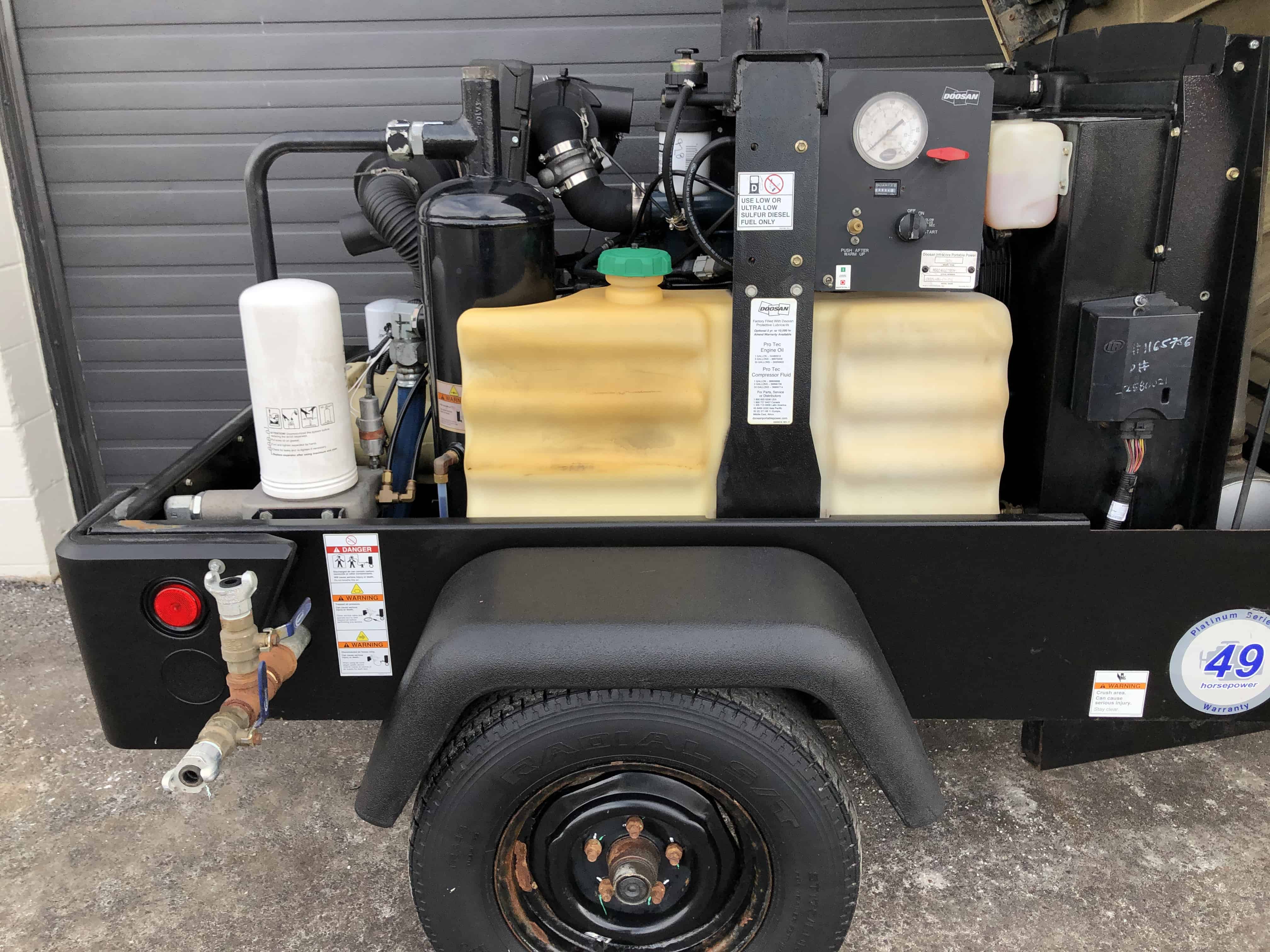 Doosan C185WKUT4I Air compressor for sale used 185cfm Towable Tools