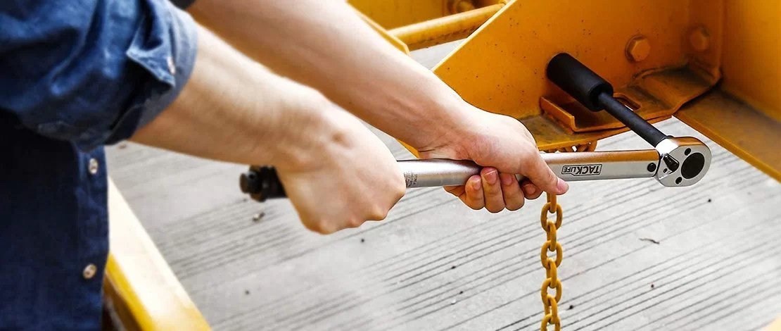 Best Torque Wrench to Tighten Your Nuts & Bolts Perfectly | Towing Less