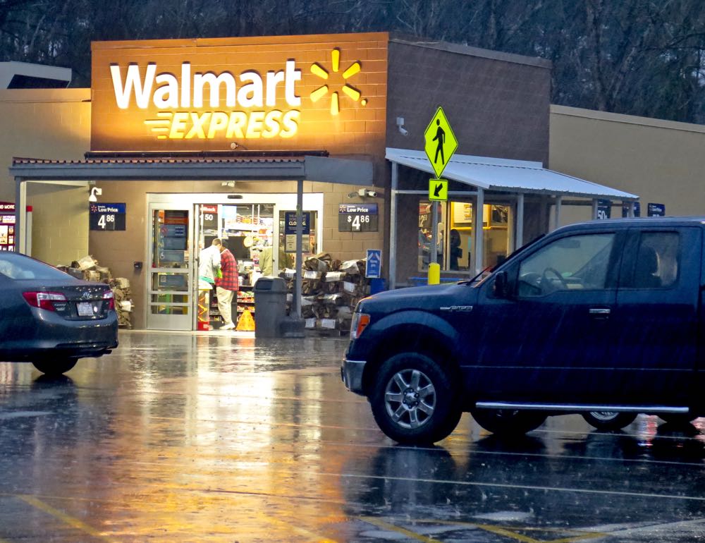 Walmart Closes Express Store in Oriental