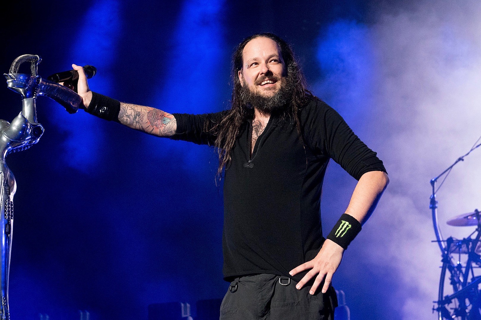Korn Announce Tour Dates With Former Guitarist, AFI Singer Poses for