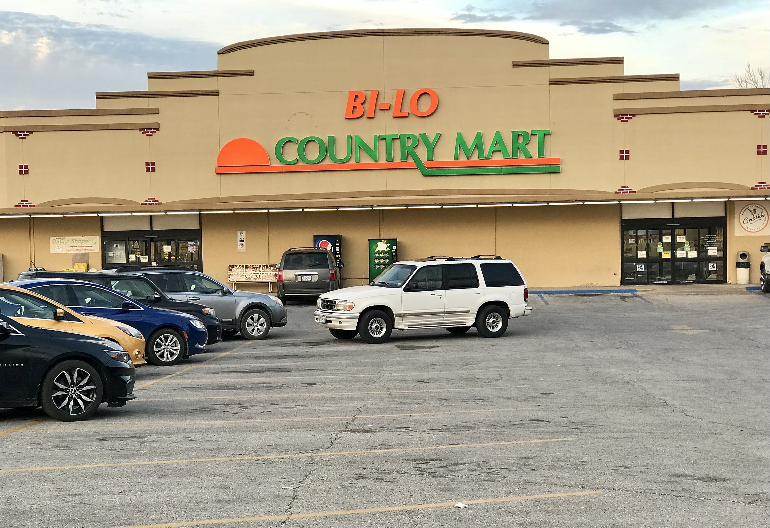 It's True HyVee Is Taking Over A Popular Warrensburg Store