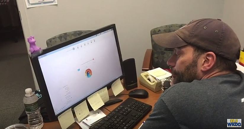 Funny Office Computer Prank [VIDEO]