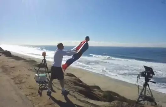 Remote Control Superman is by Far The Coolest Toy Ever [VIDEO]