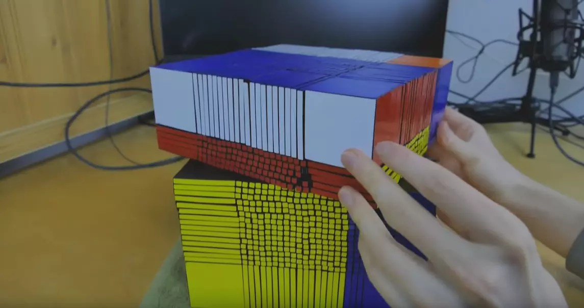 Man Solves 22x22 Rubik',s Cube And Sets World Record [Video]
