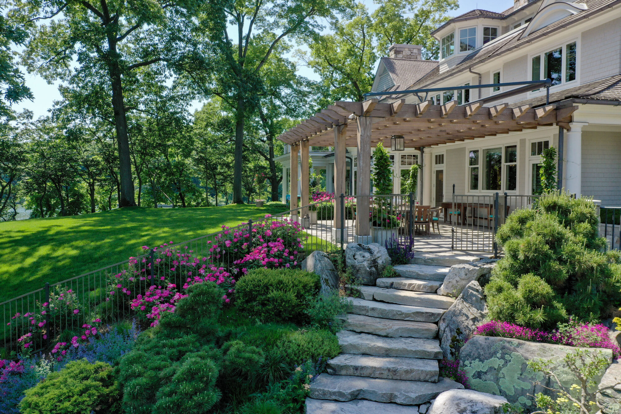 Thompson Raissis Architects, LLC