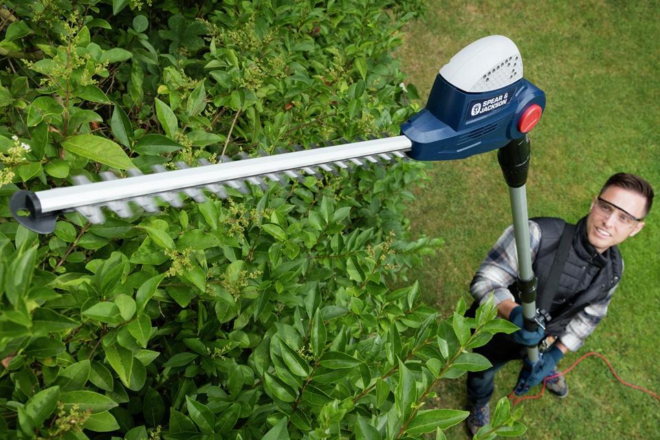 How to Select a Hedge Trimmer - tr-ent.com