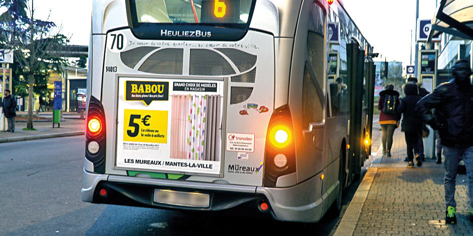 Les Mureaux le passager d'un bus blessé par un jet de projectiles