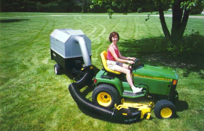 Leaf Vac 880 TracVac