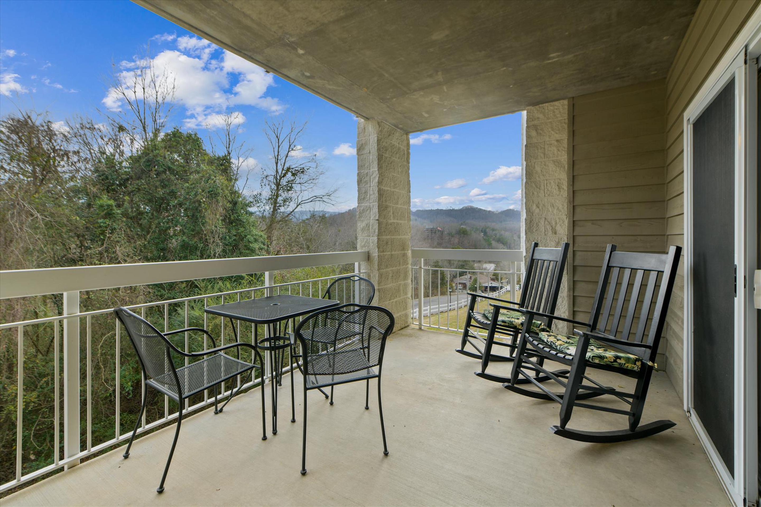 Eagle View Whispering Pines 332 Condominium Rental Pigeon TN