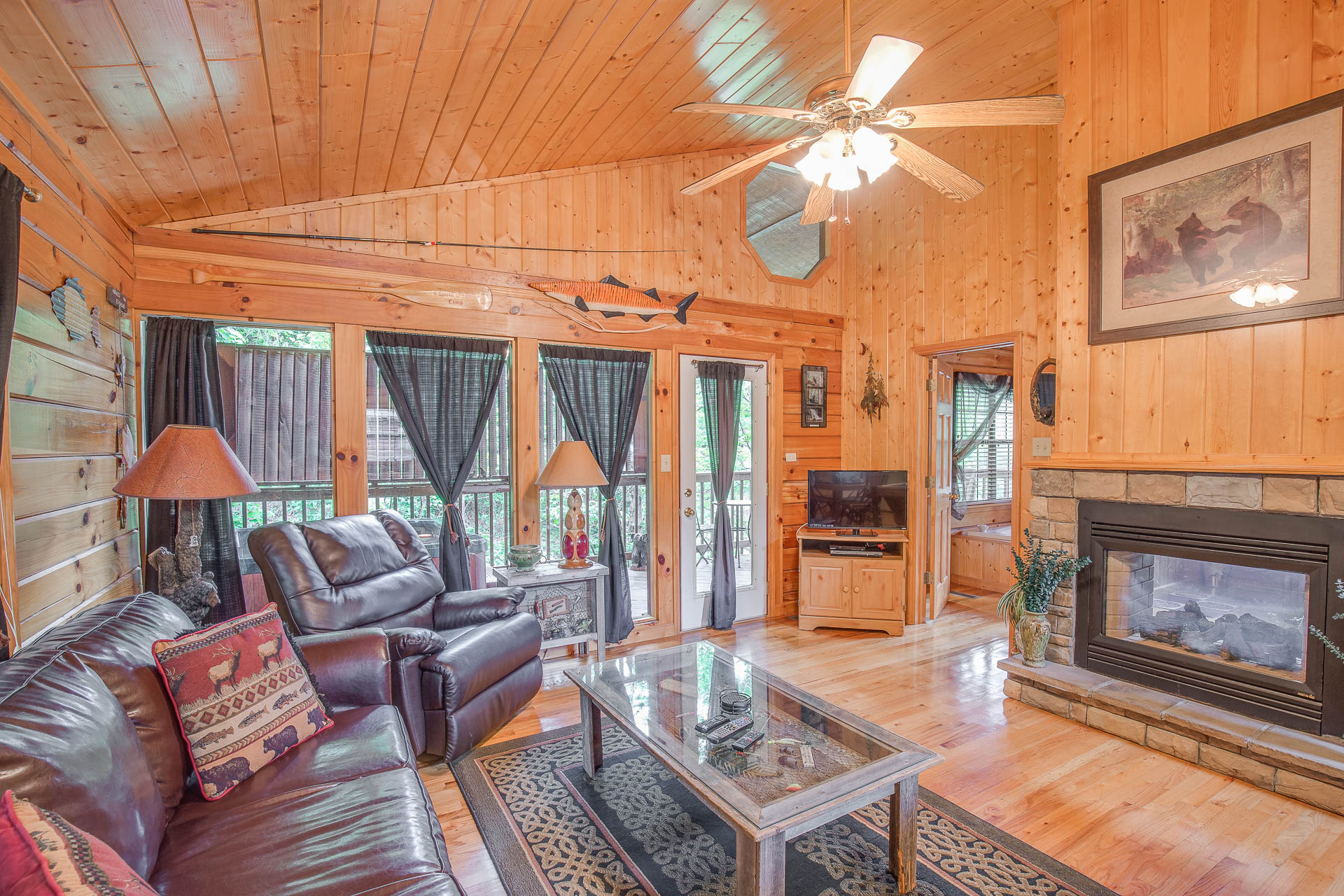 Bear Escape Cabin Rental Pigeon TN