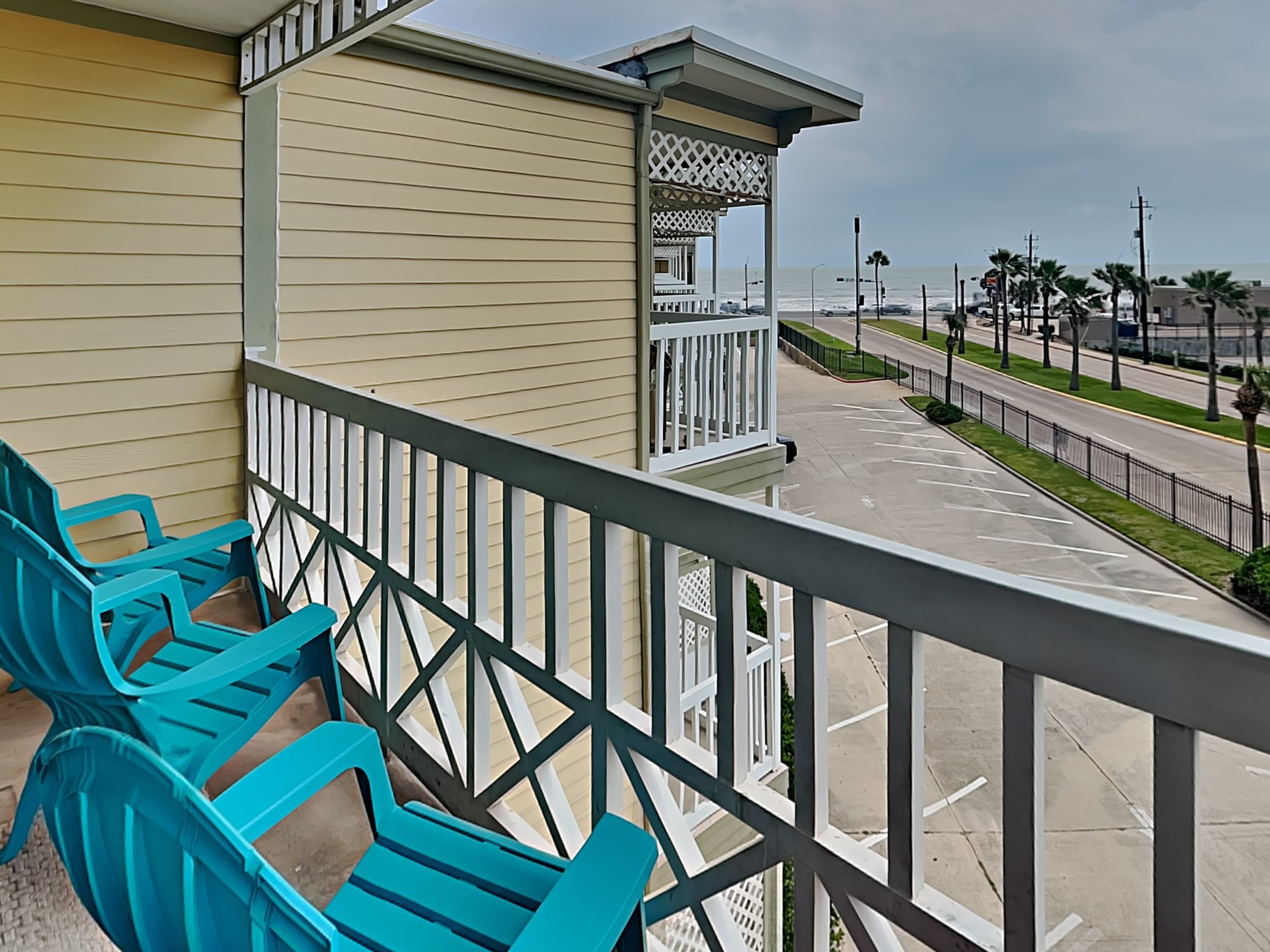 Victorian 9322 Beautiful Gulf View Condominium Rental Galveston, TX