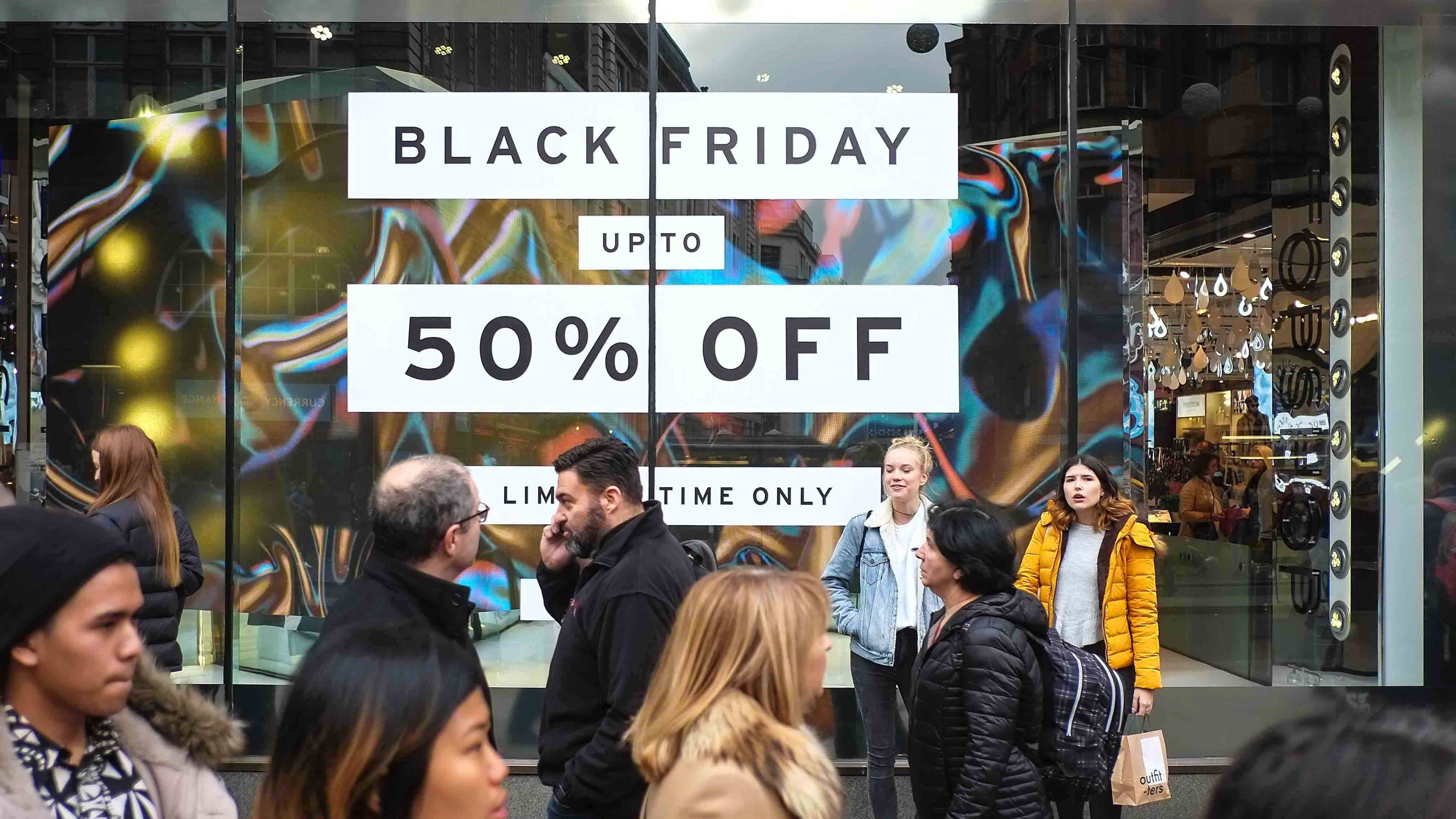 Tips on How to Get the Best Deals This Black Friday Trackimo