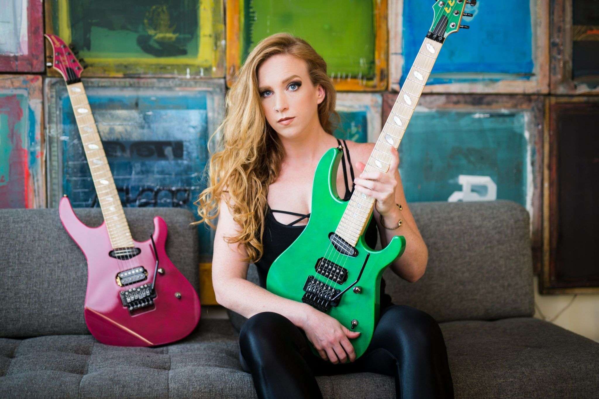 TRACK TO HELL / Courtney Cox es oficialmente nueva guitarrista de