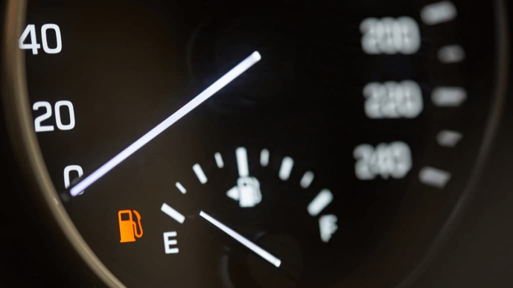 9 Common Car Symbols on the Dashboard Explained TractionLife
