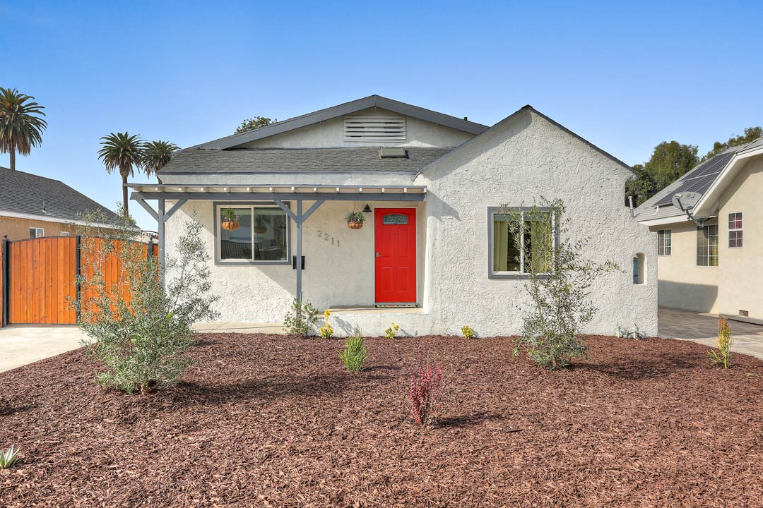 2211 S Cloverdale Ave Mid City Tracy Do Coldwell Banker Realty