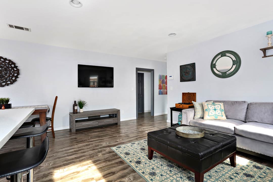 2211 S Cloverdale Ave Mid City Tracy Do Coldwell Banker Realty