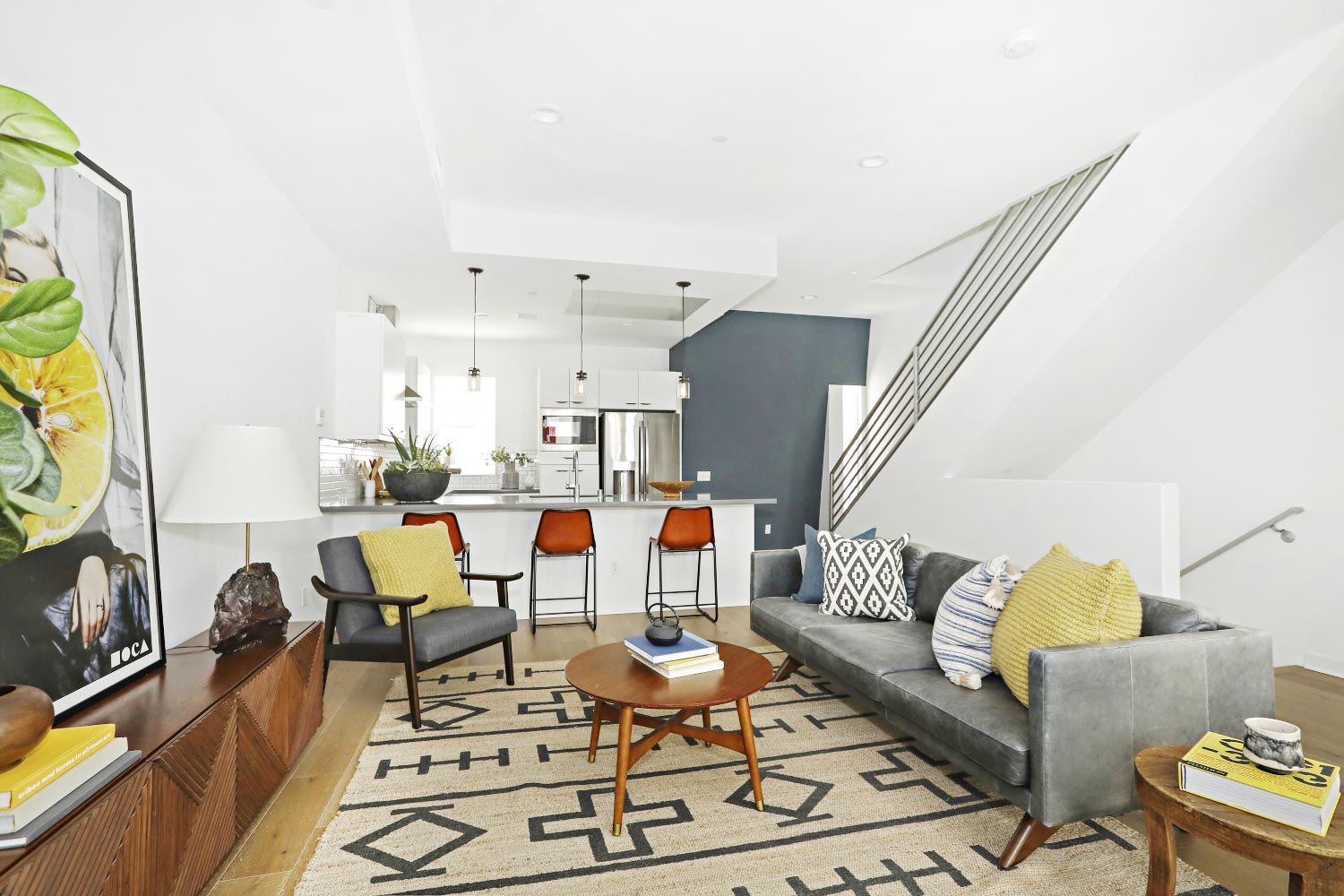 Morrison 14 11037 Morrison Street North Hollywood Tracy Do