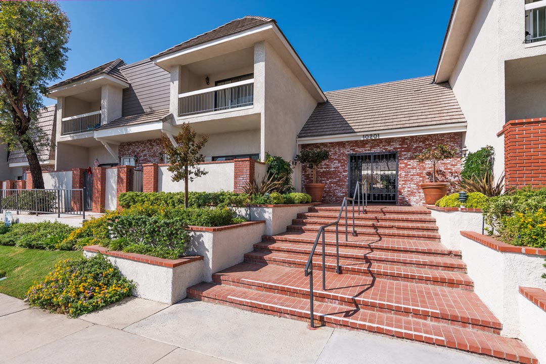 10201 Mason Ave 67 Chatsworth Tracy Do Coldwell Banker Realty