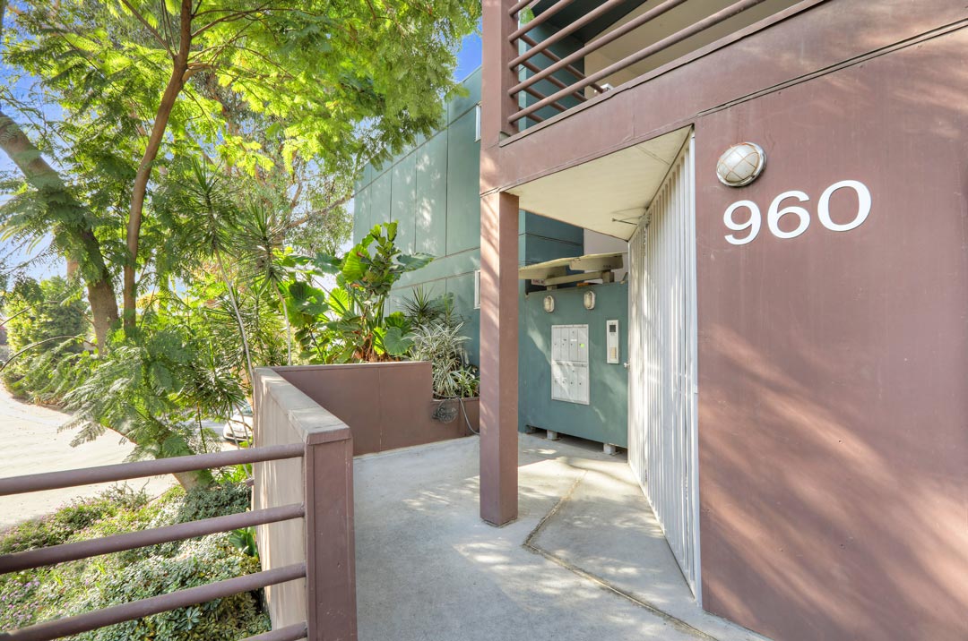 960 Sanborn Ave 7 Silver Lake Tracy Do Coldwell Banker Realty