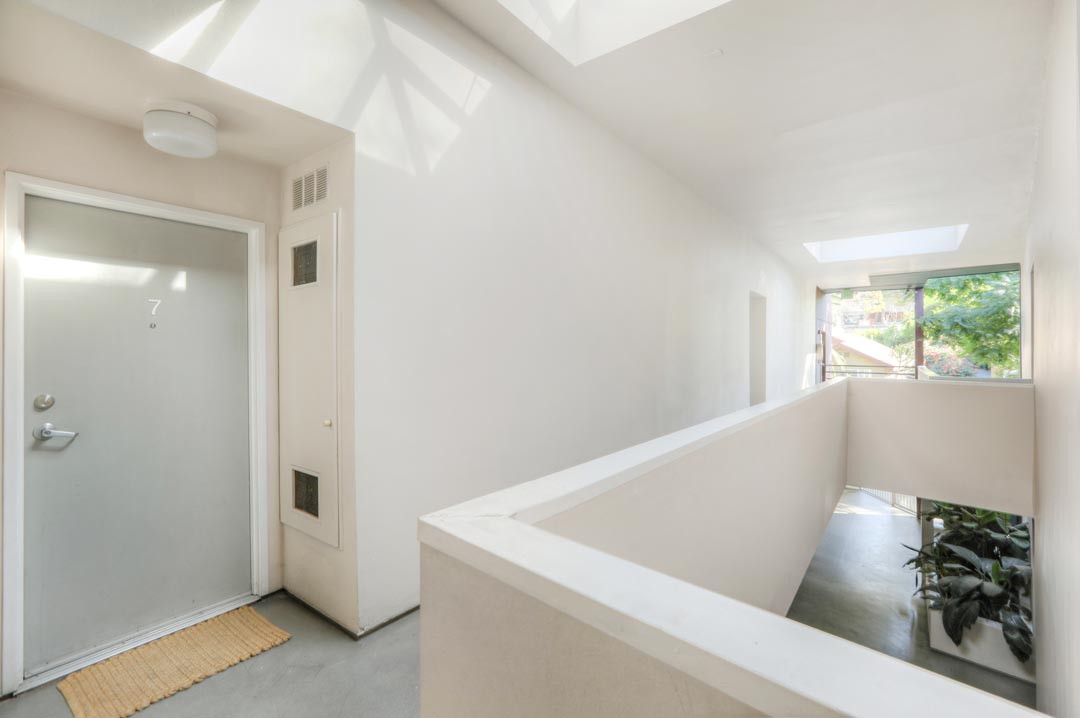 960 Sanborn Ave 7 Silver Lake Tracy Do Coldwell Banker Realty